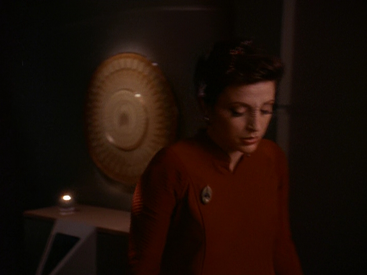 extant_StarTrek_DS9_5x11-TheDarknessAndTheLight_01520.jpg