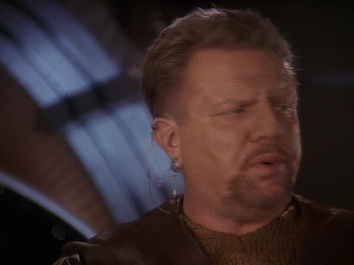 extant_StarTrek_DS9_5x11-TheDarknessAndTheLight_01637.jpg
