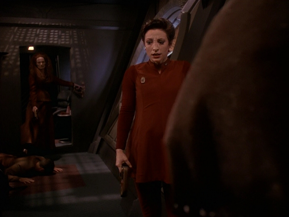 extant_StarTrek_DS9_5x11-TheDarknessAndTheLight_01640.jpg