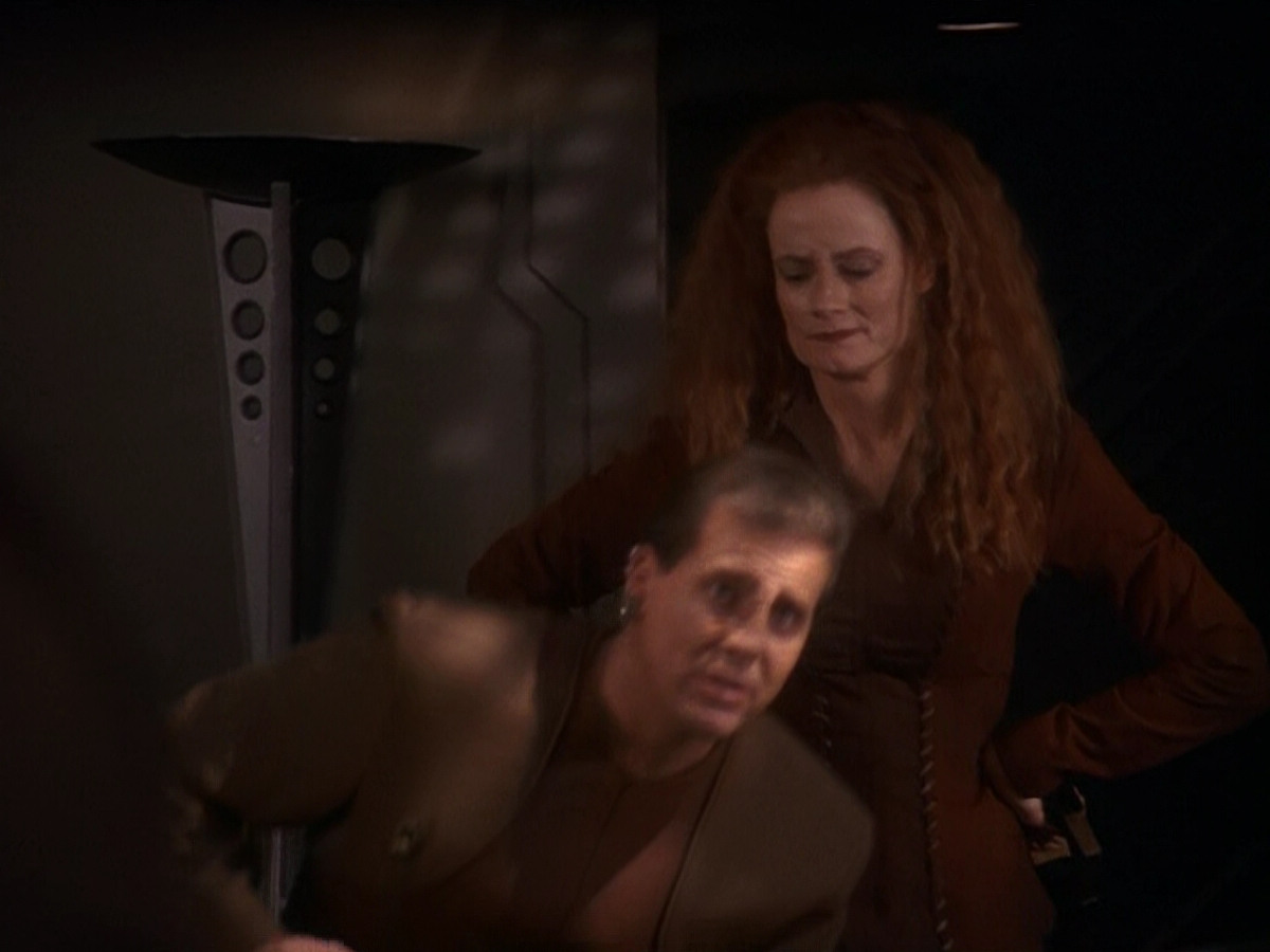 extant_StarTrek_DS9_5x11-TheDarknessAndTheLight_01655.jpg