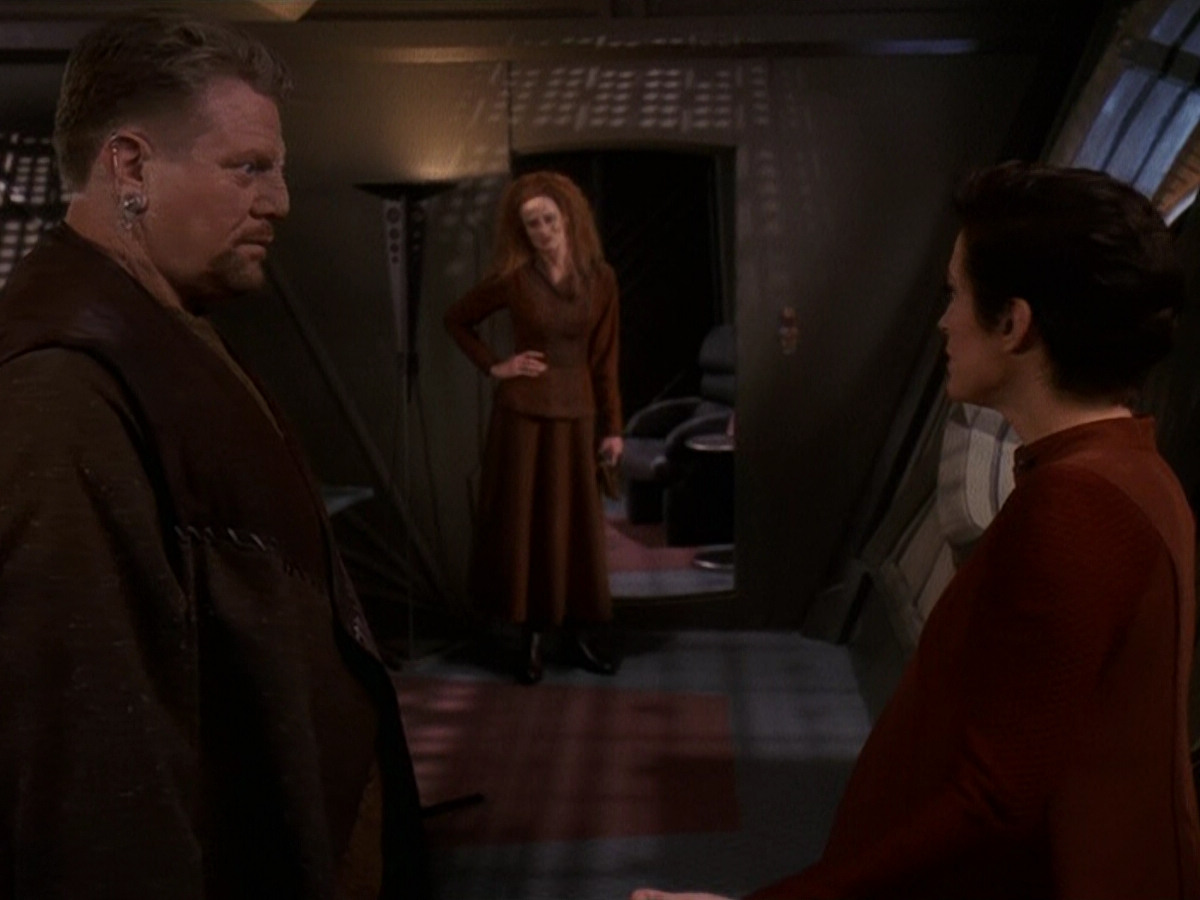 extant_StarTrek_DS9_5x11-TheDarknessAndTheLight_01676.jpg
