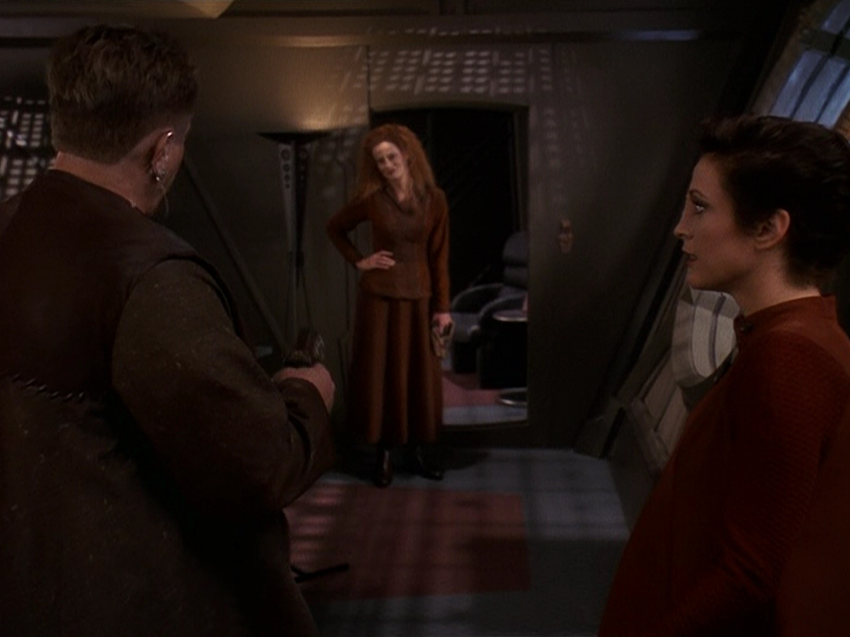 extant_StarTrek_DS9_5x11-TheDarknessAndTheLight_01680.jpg
