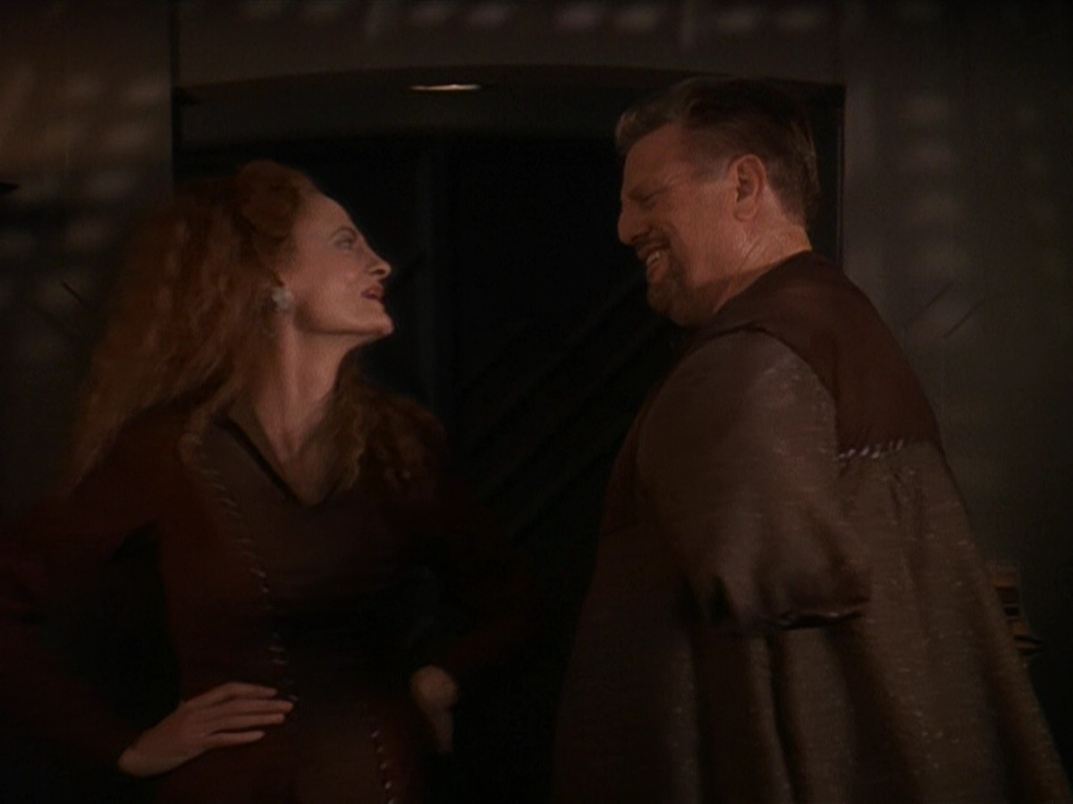 extant_StarTrek_DS9_5x11-TheDarknessAndTheLight_01687.jpg
