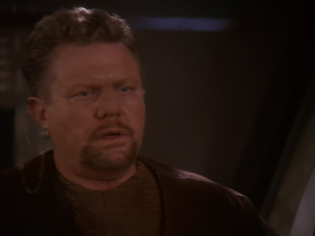 extant_StarTrek_DS9_5x11-TheDarknessAndTheLight_01713.jpg