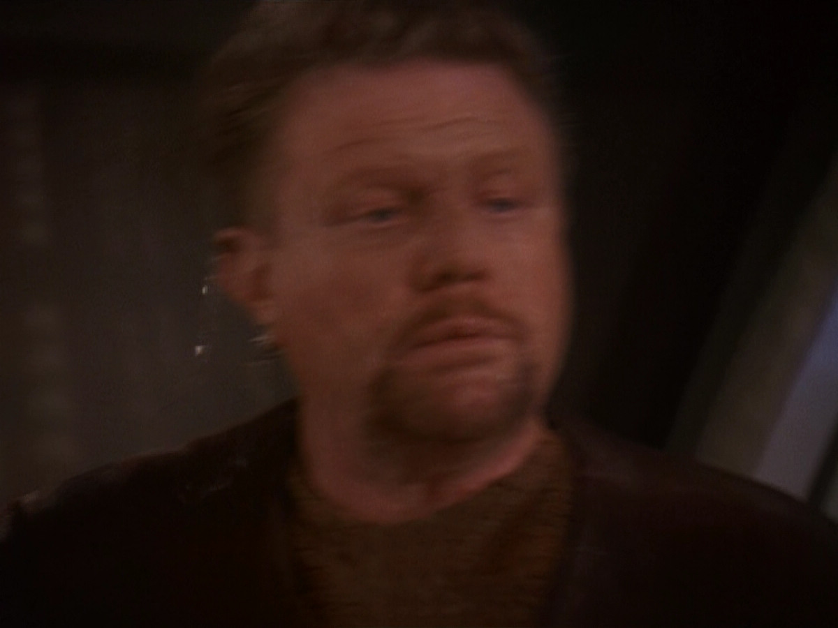 extant_StarTrek_DS9_5x11-TheDarknessAndTheLight_01714.jpg