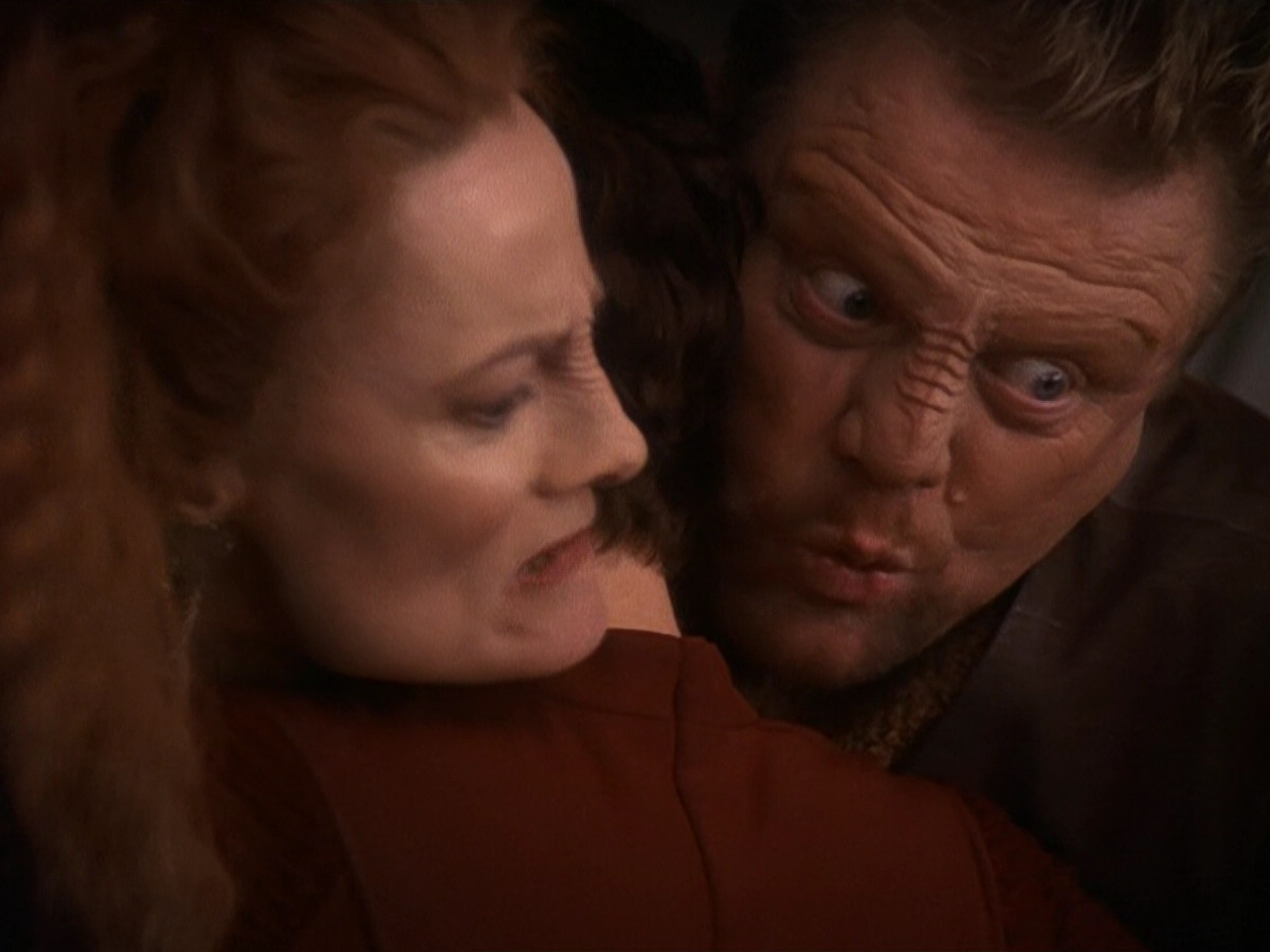 extant_StarTrek_DS9_5x11-TheDarknessAndTheLight_01743.jpg