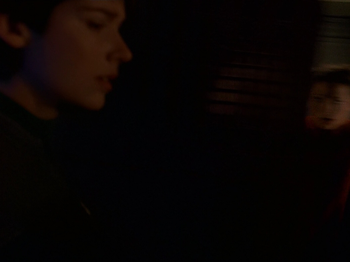 extant_StarTrek_DS9_5x11-TheDarknessAndTheLight_02187.jpg