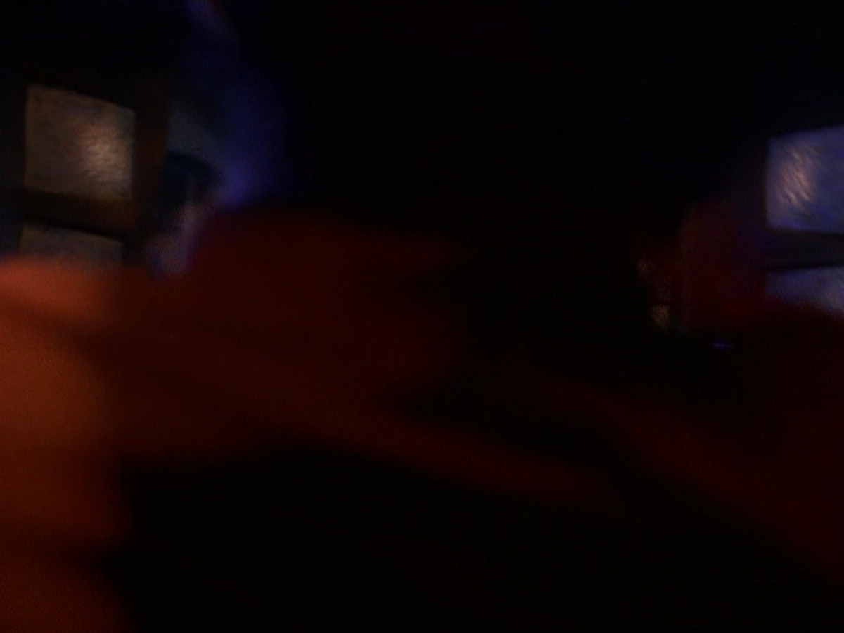 extant_StarTrek_DS9_5x11-TheDarknessAndTheLight_02191.jpg