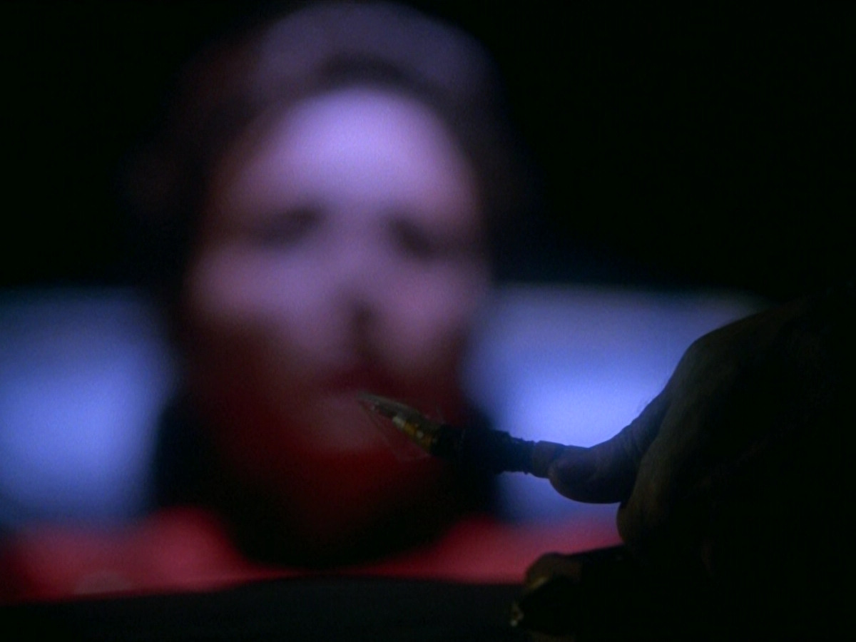 extant_StarTrek_DS9_5x11-TheDarknessAndTheLight_03518.jpg