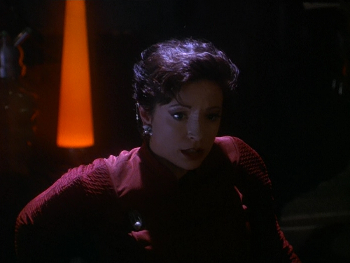 extant_StarTrek_DS9_5x11-TheDarknessAndTheLight_03639.jpg