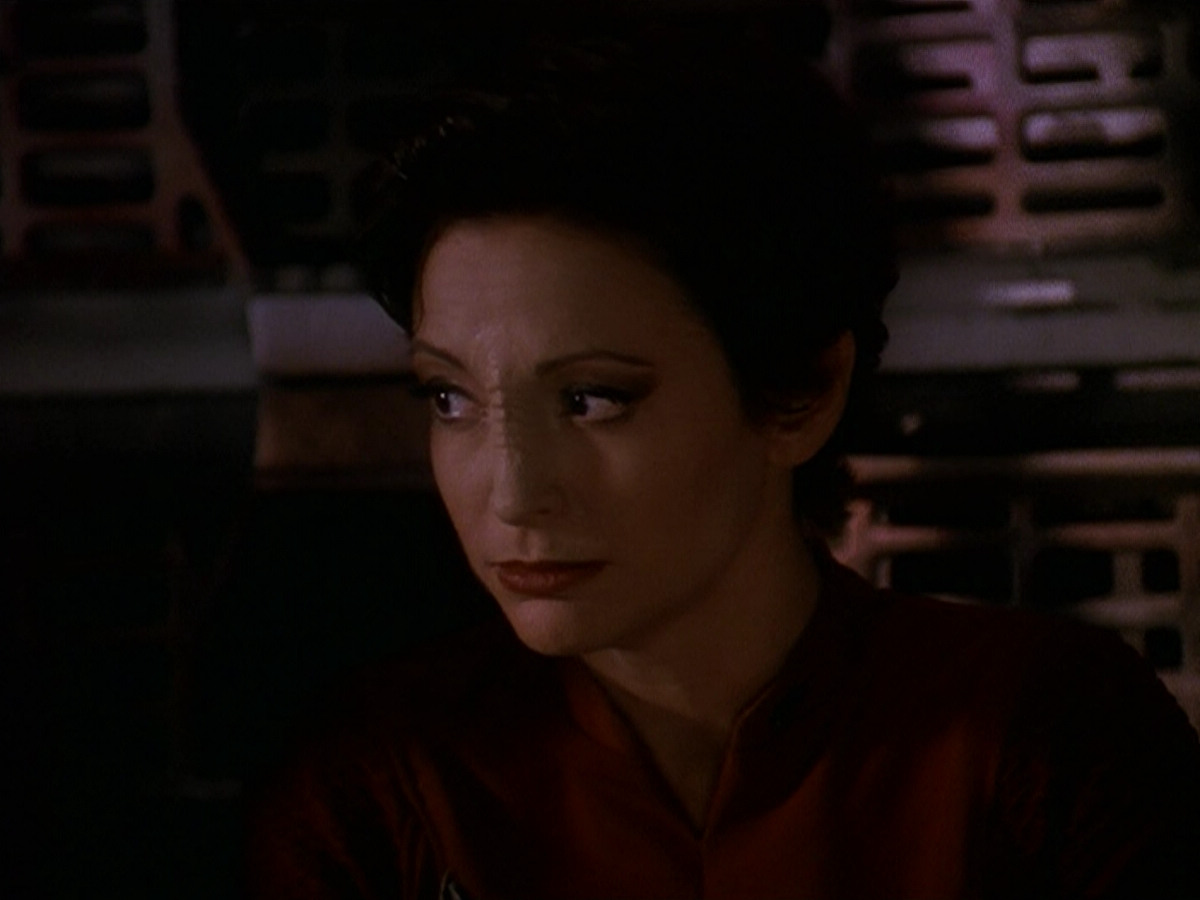 extant_StarTrek_DS9_5x11-TheDarknessAndTheLight_03724.jpg