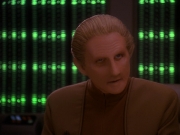 extant_StarTrek_DS9_5x11-TheDarknessAndTheLight_01322.jpg