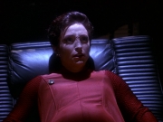 extant_StarTrek_DS9_5x11-TheDarknessAndTheLight_03418.jpg