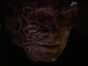 extant_StarTrek_DS9_5x11-TheDarknessAndTheLight_03547.jpg