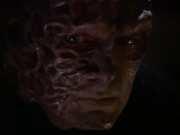 extant_StarTrek_DS9_5x11-TheDarknessAndTheLight_03549.jpg