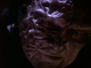 extant_StarTrek_DS9_5x11-TheDarknessAndTheLight_03569.jpg