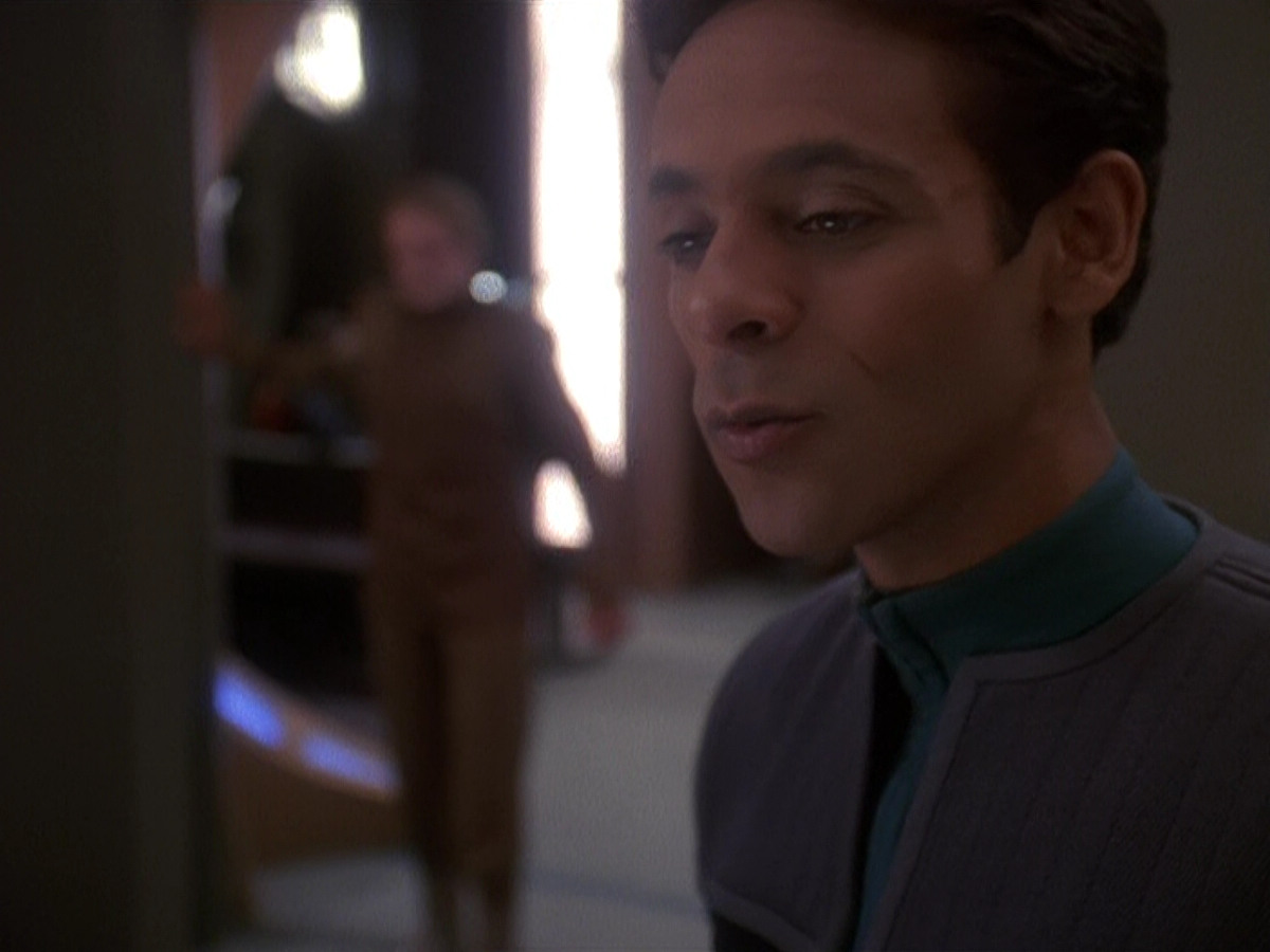 extant_StarTrek_DS9_5x12-TheBegotten_00019.jpg