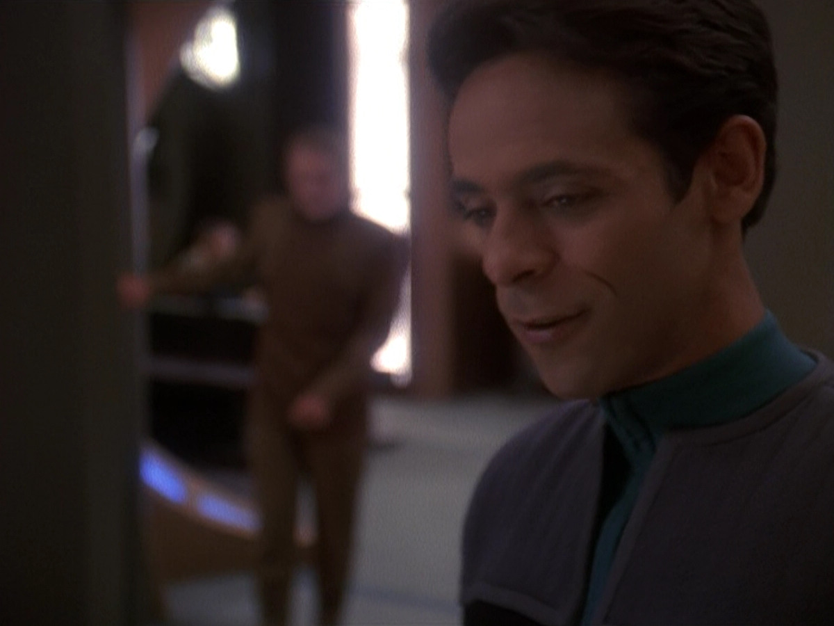 extant_StarTrek_DS9_5x12-TheBegotten_00020.jpg