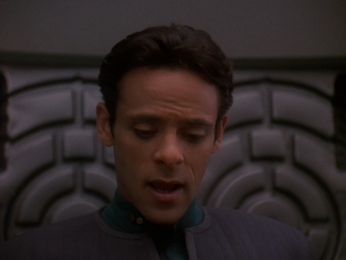 extant_StarTrek_DS9_5x12-TheBegotten_00042.jpg