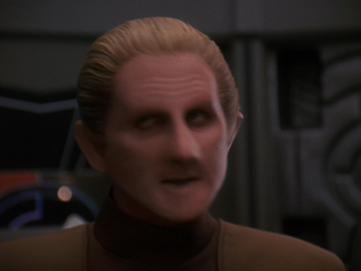 extant_StarTrek_DS9_5x12-TheBegotten_00044.jpg