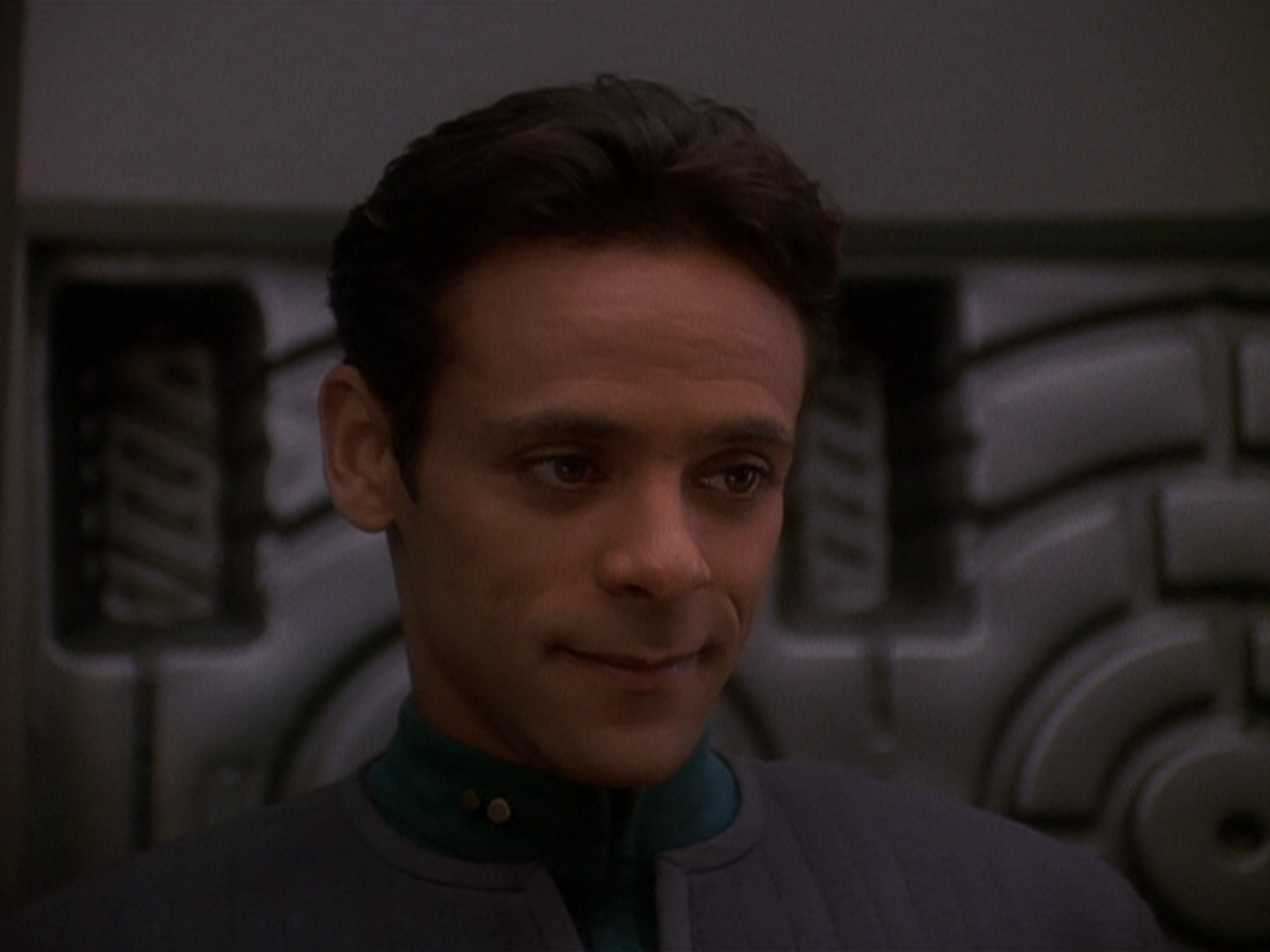 extant_StarTrek_DS9_5x12-TheBegotten_00049.jpg