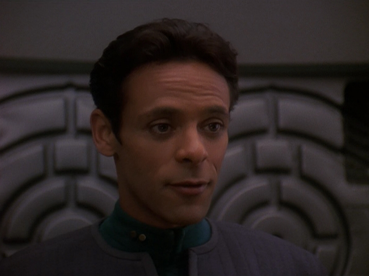 extant_StarTrek_DS9_5x12-TheBegotten_00056.jpg