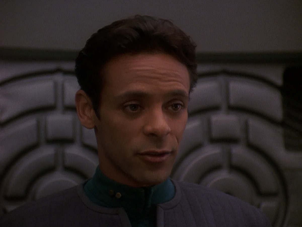 extant_StarTrek_DS9_5x12-TheBegotten_00057.jpg