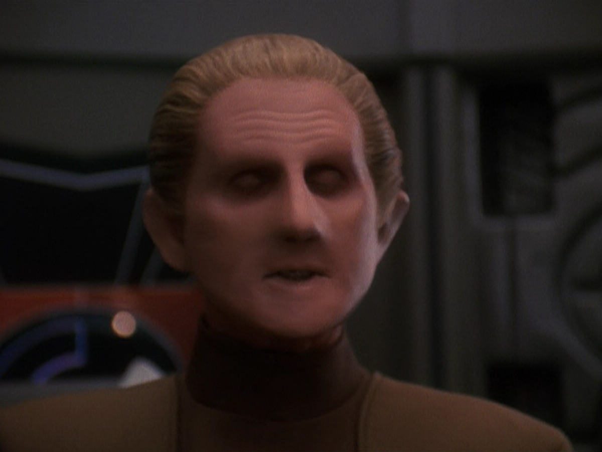 extant_StarTrek_DS9_5x12-TheBegotten_00062.jpg