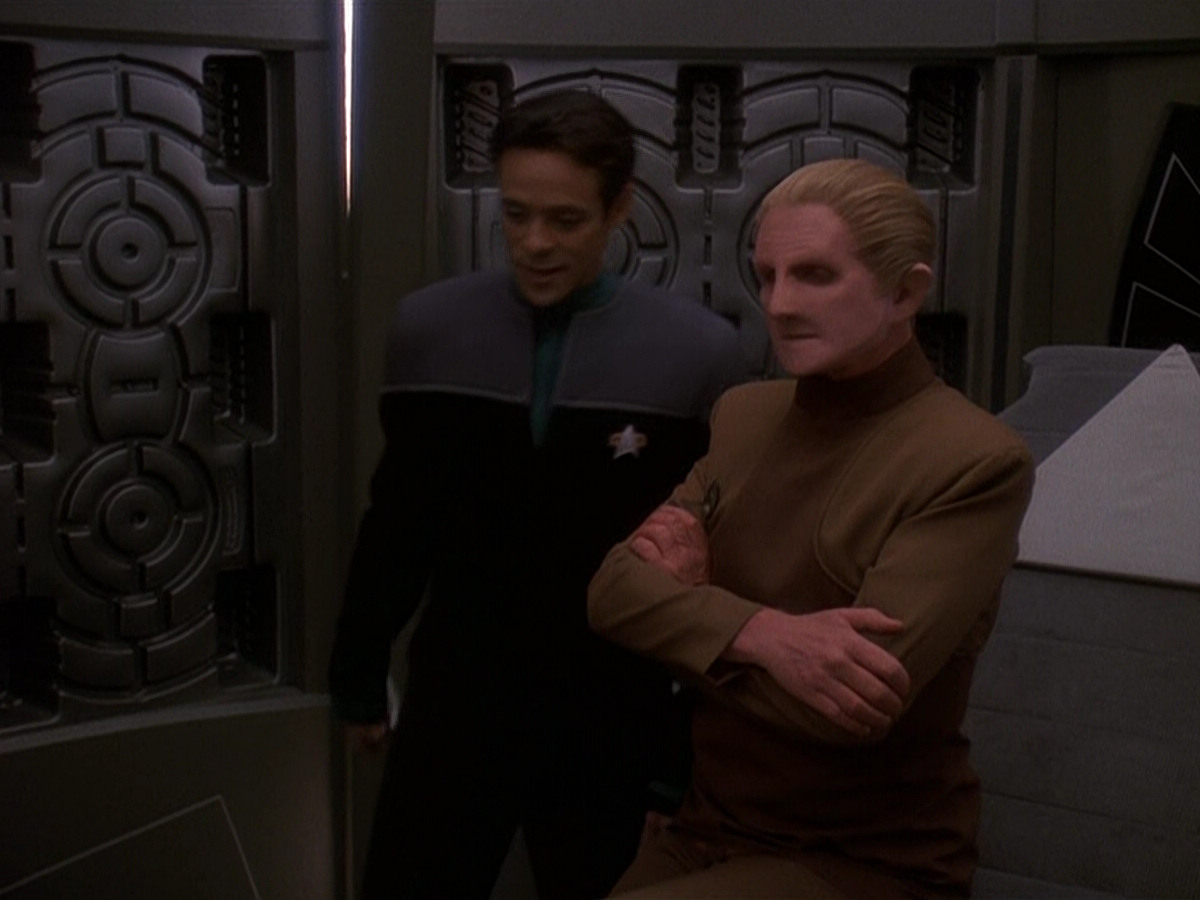 extant_StarTrek_DS9_5x12-TheBegotten_00074.jpg
