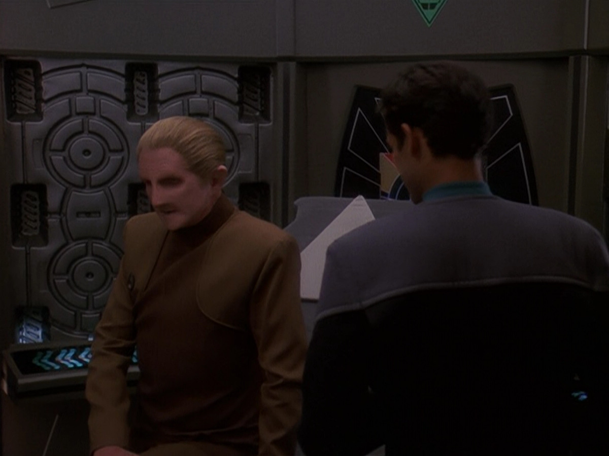 extant_StarTrek_DS9_5x12-TheBegotten_00092.jpg