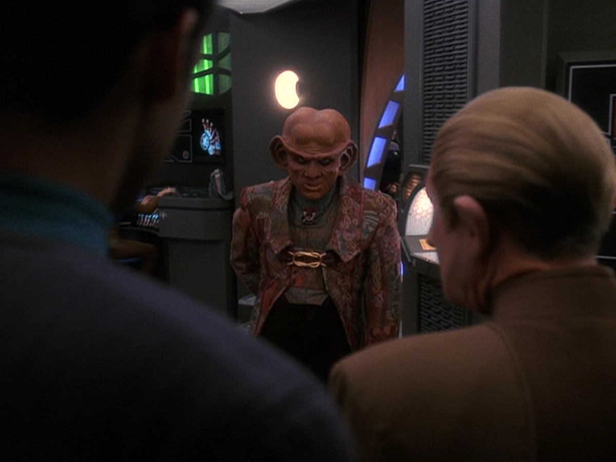 extant_StarTrek_DS9_5x12-TheBegotten_00109.jpg