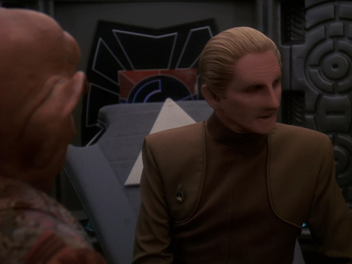 extant_StarTrek_DS9_5x12-TheBegotten_00147.jpg