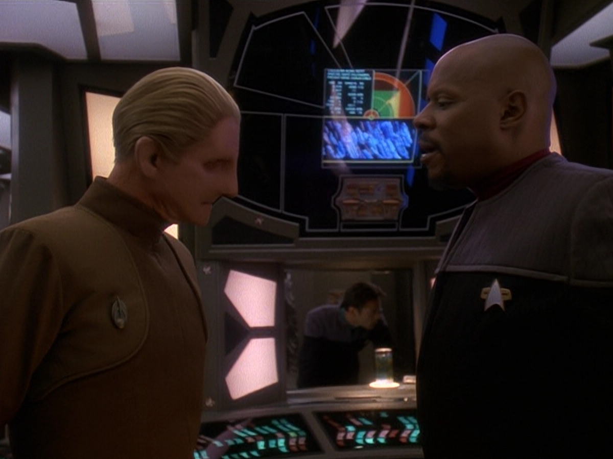 extant_StarTrek_DS9_5x12-TheBegotten_00531.jpg