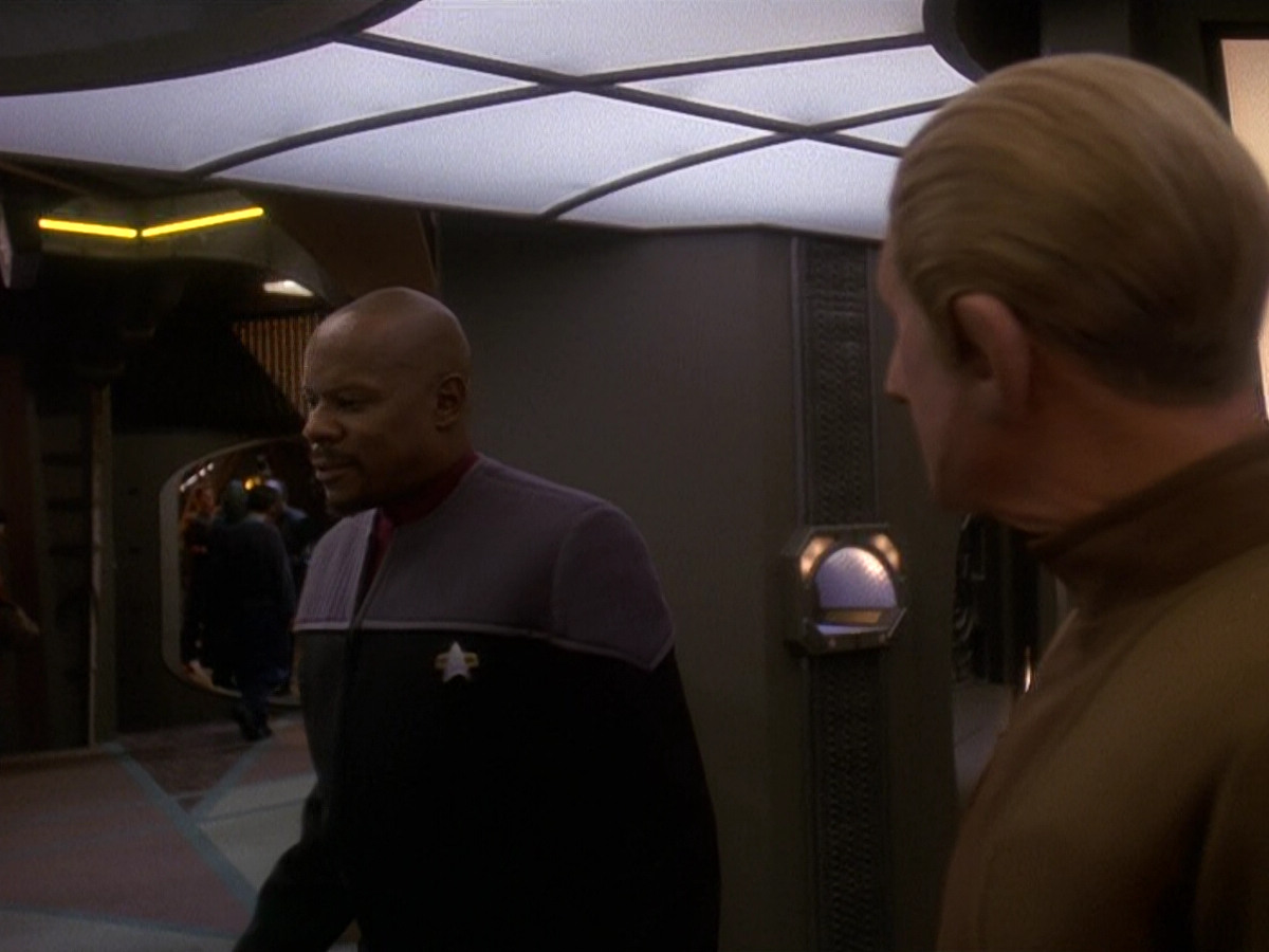 extant_StarTrek_DS9_5x12-TheBegotten_00563.jpg