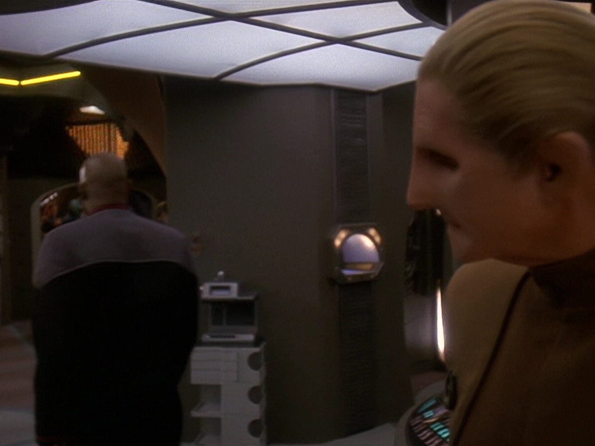 extant_StarTrek_DS9_5x12-TheBegotten_00575.jpg