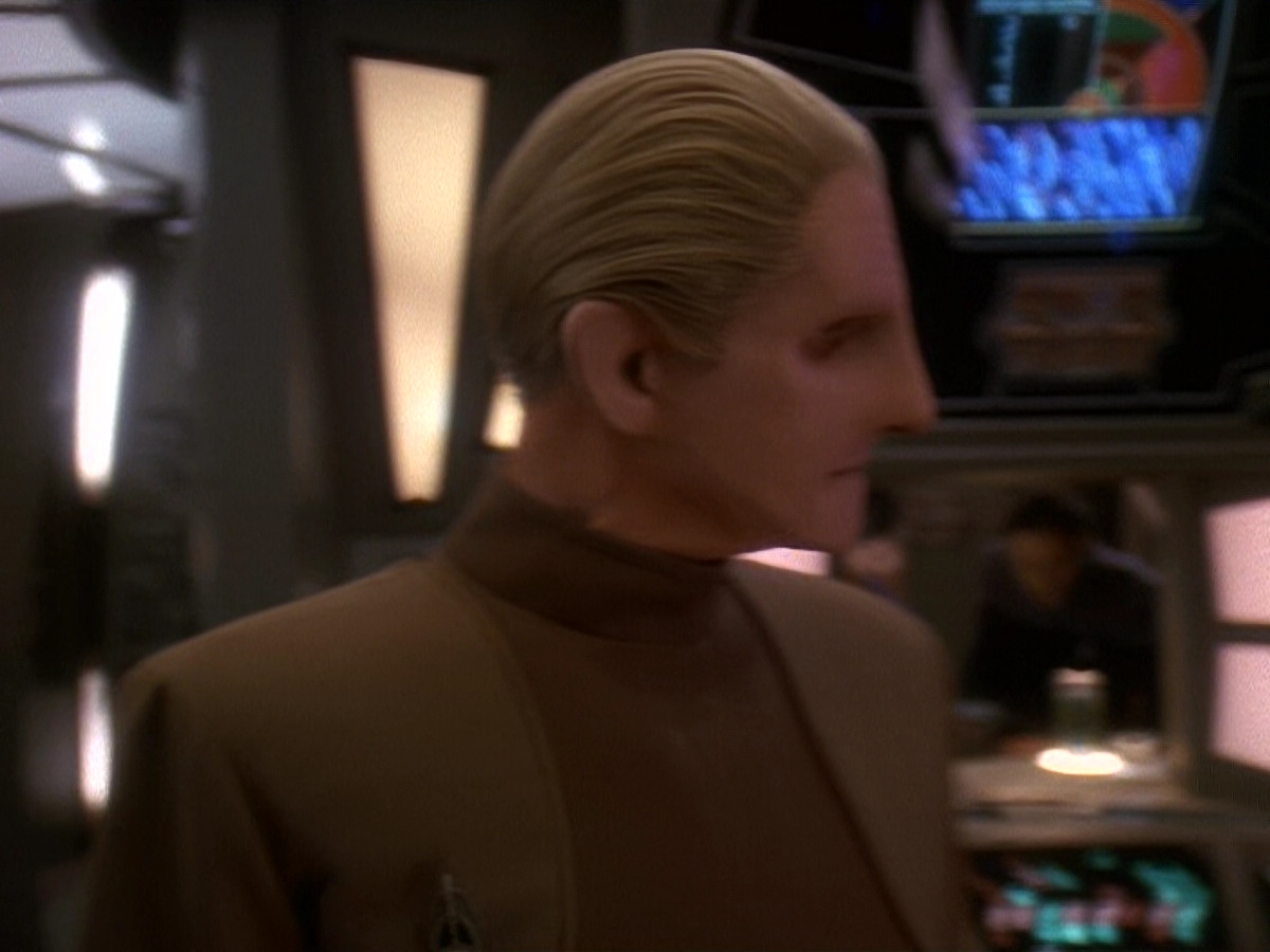 extant_StarTrek_DS9_5x12-TheBegotten_00577.jpg