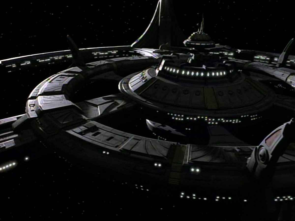 extant_StarTrek_DS9_5x12-TheBegotten_00584.jpg