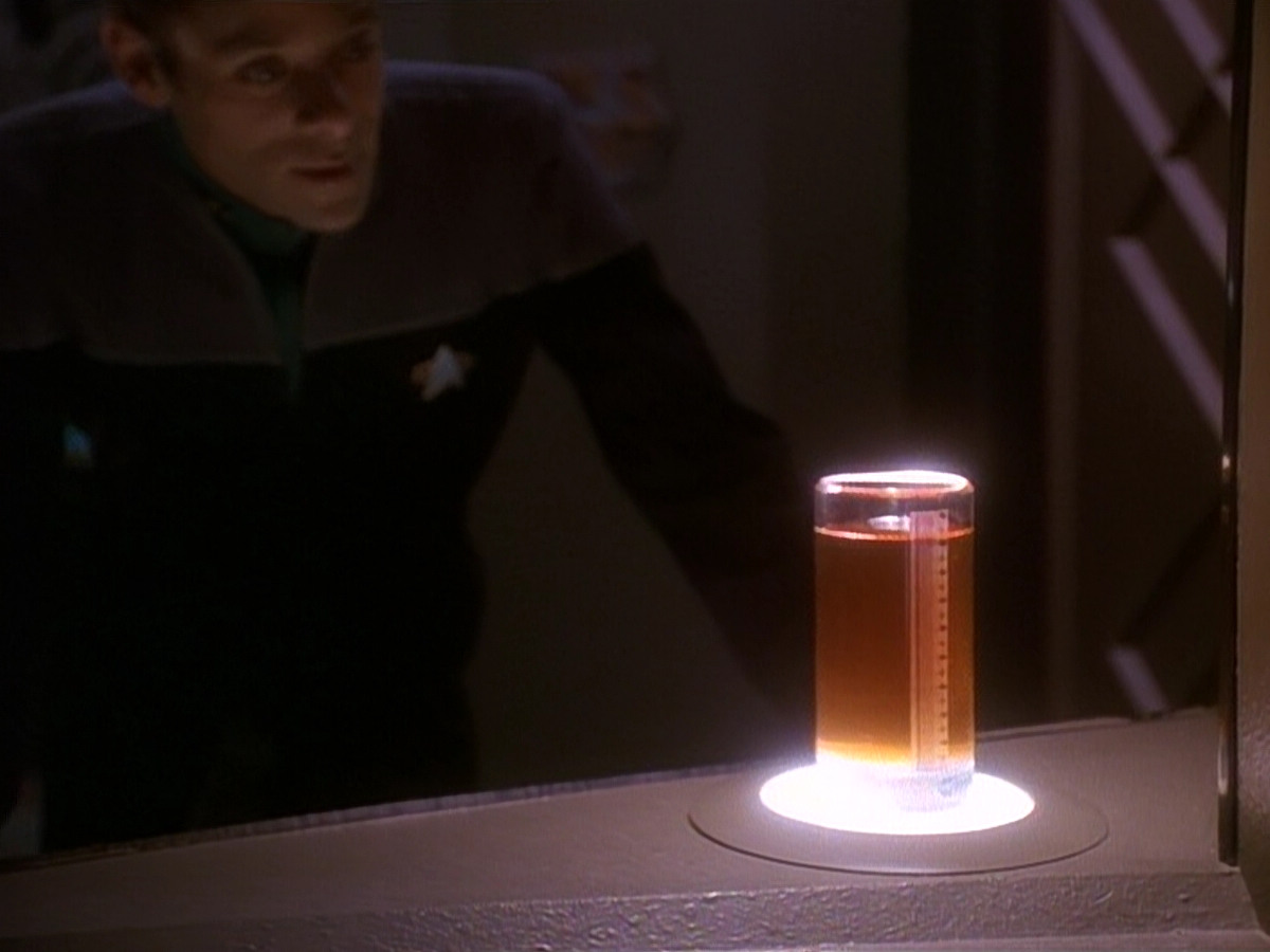 extant_StarTrek_DS9_5x12-TheBegotten_00592.jpg