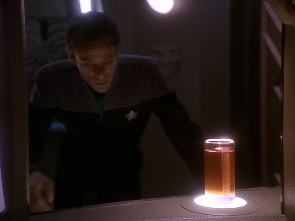 extant_StarTrek_DS9_5x12-TheBegotten_00594.jpg