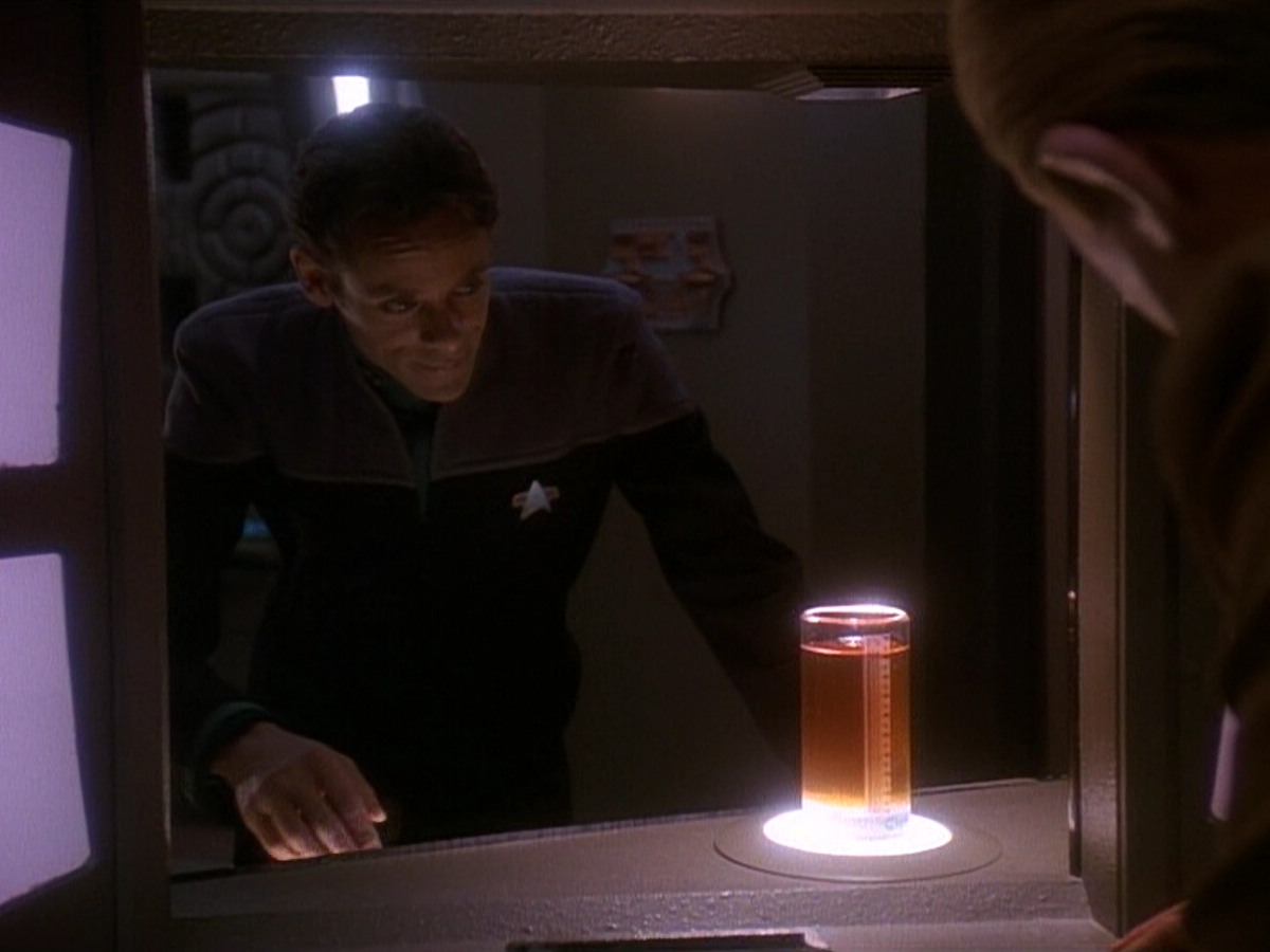 extant_StarTrek_DS9_5x12-TheBegotten_00599.jpg
