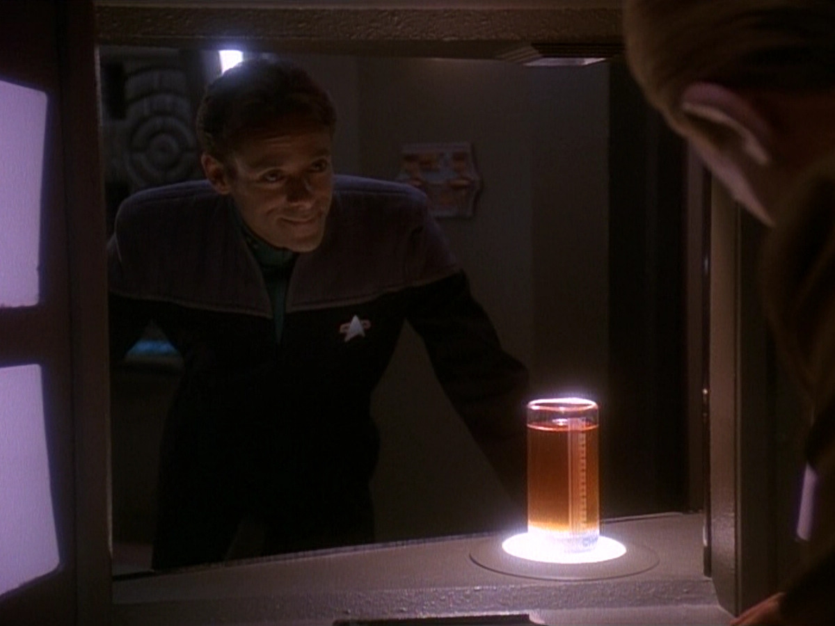 extant_StarTrek_DS9_5x12-TheBegotten_00600.jpg