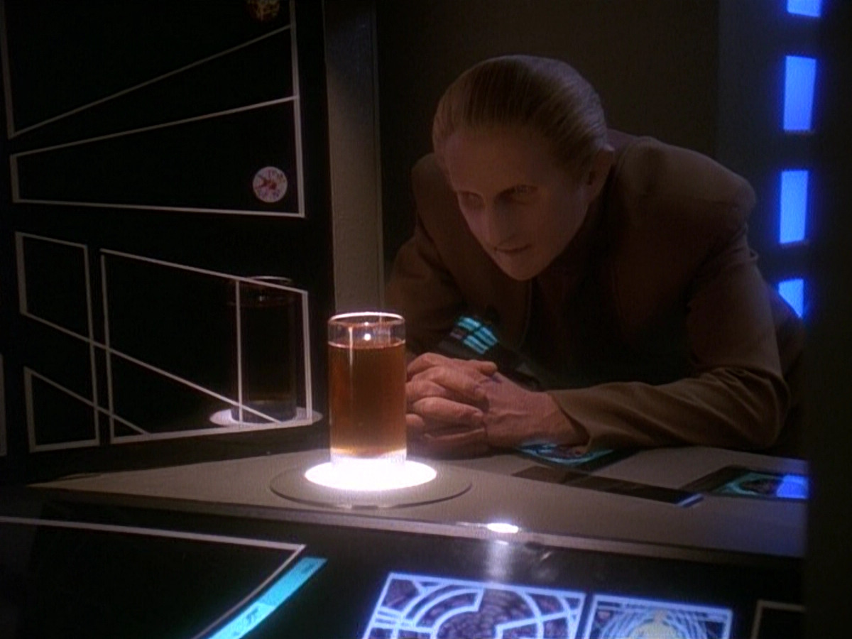 extant_StarTrek_DS9_5x12-TheBegotten_00653.jpg