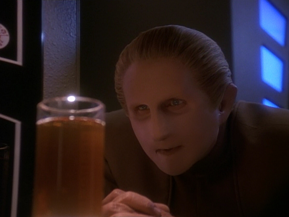 extant_StarTrek_DS9_5x12-TheBegotten_00735.jpg