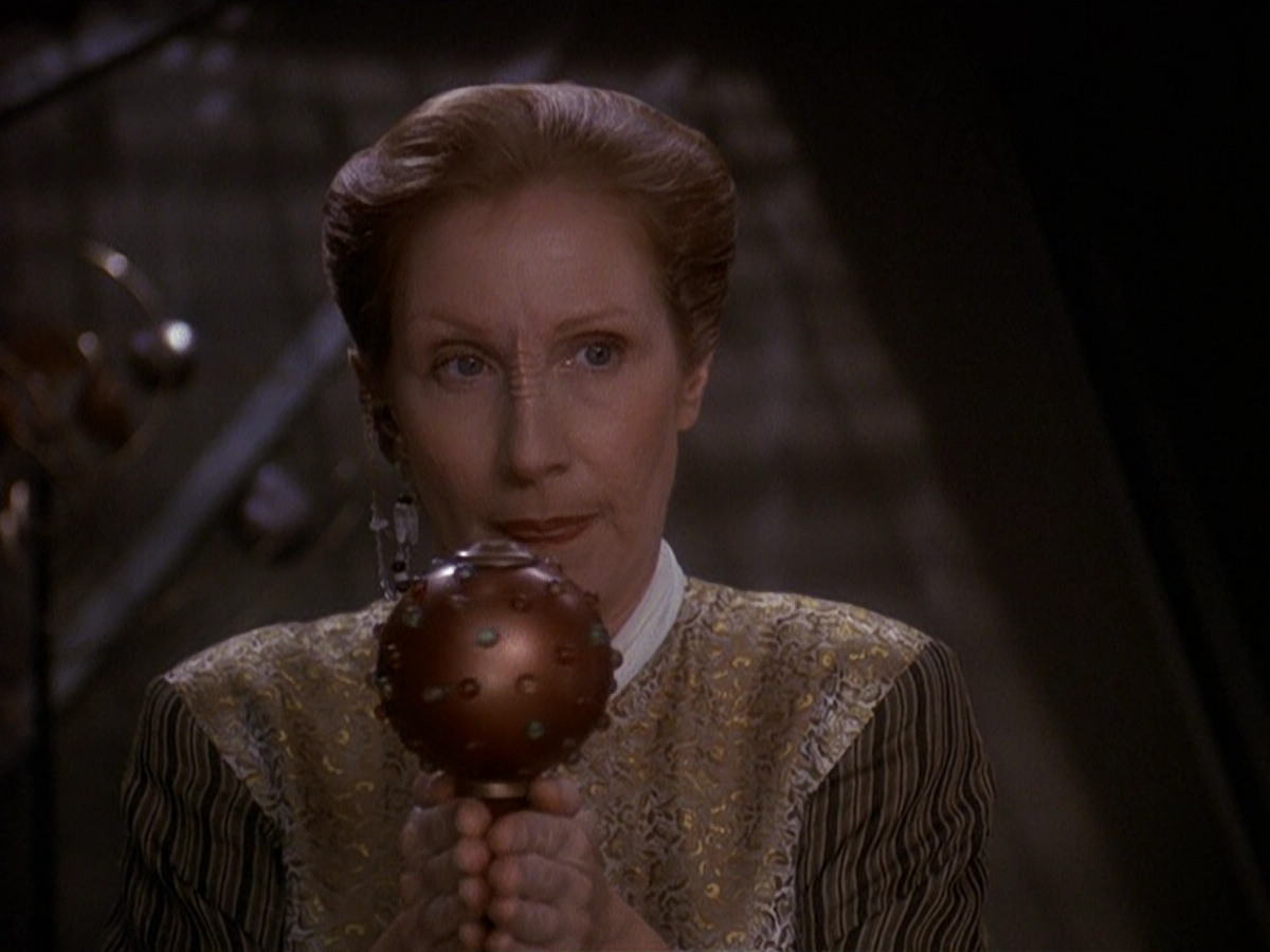 extant_StarTrek_DS9_5x12-TheBegotten_00822.jpg