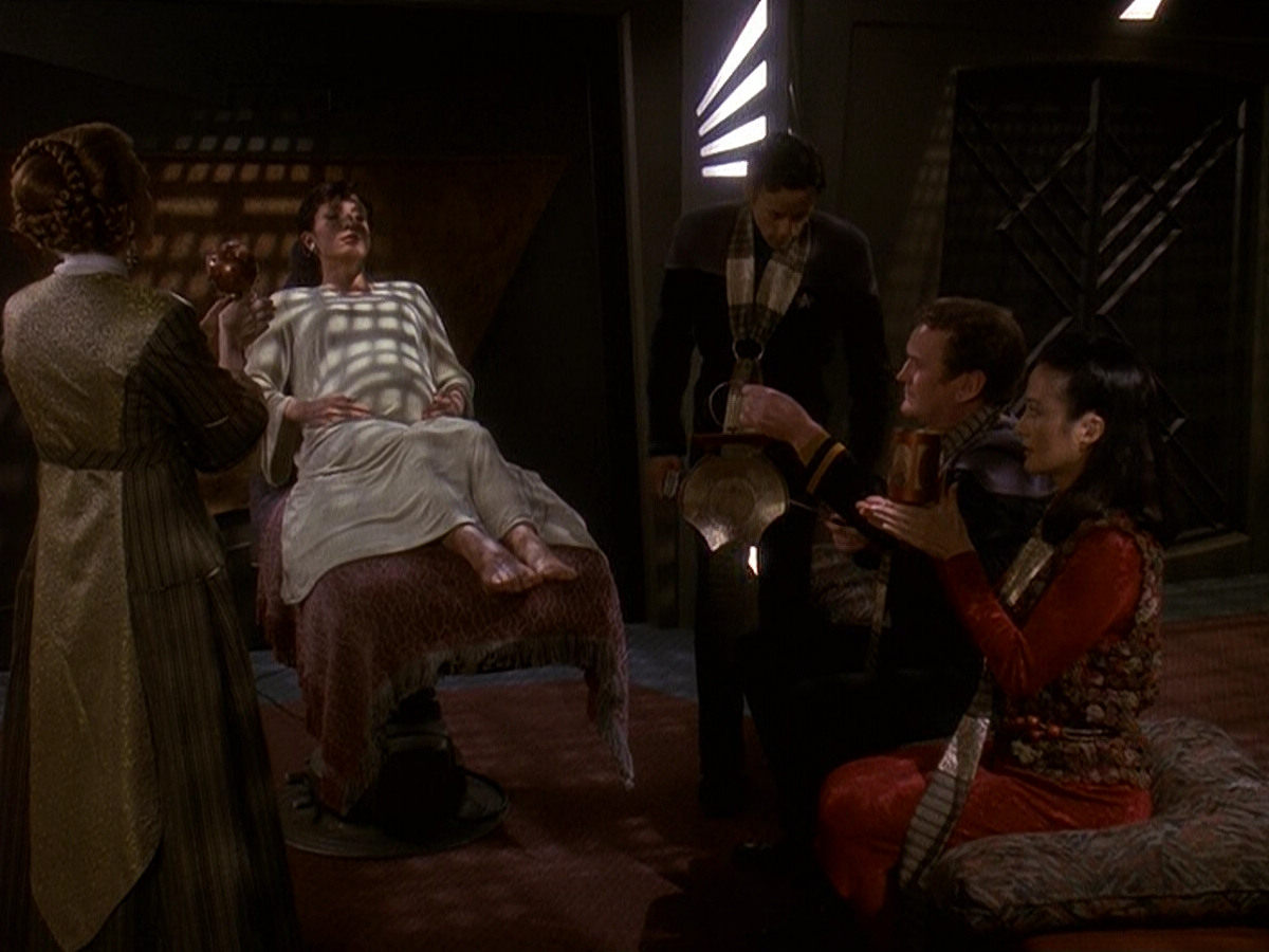 extant_StarTrek_DS9_5x12-TheBegotten_00830.jpg