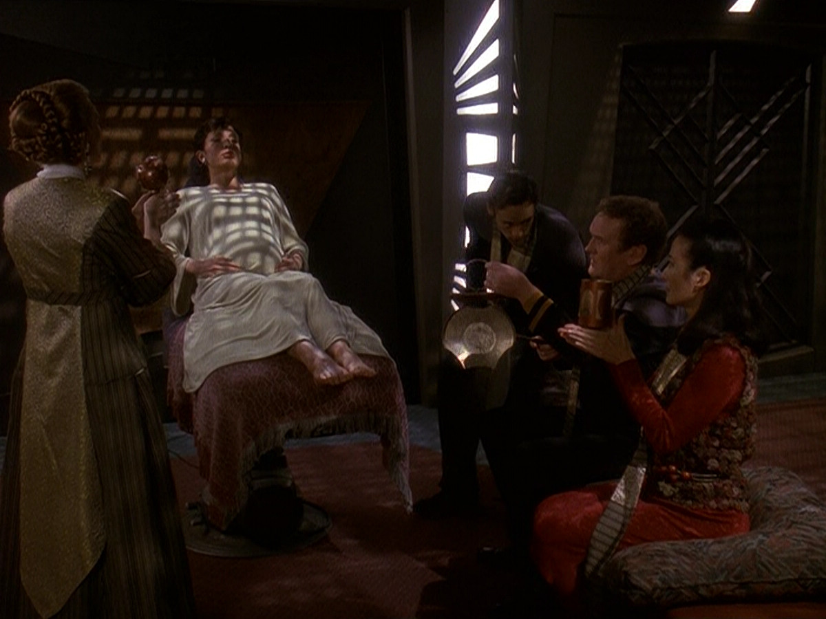 extant_StarTrek_DS9_5x12-TheBegotten_00831.jpg