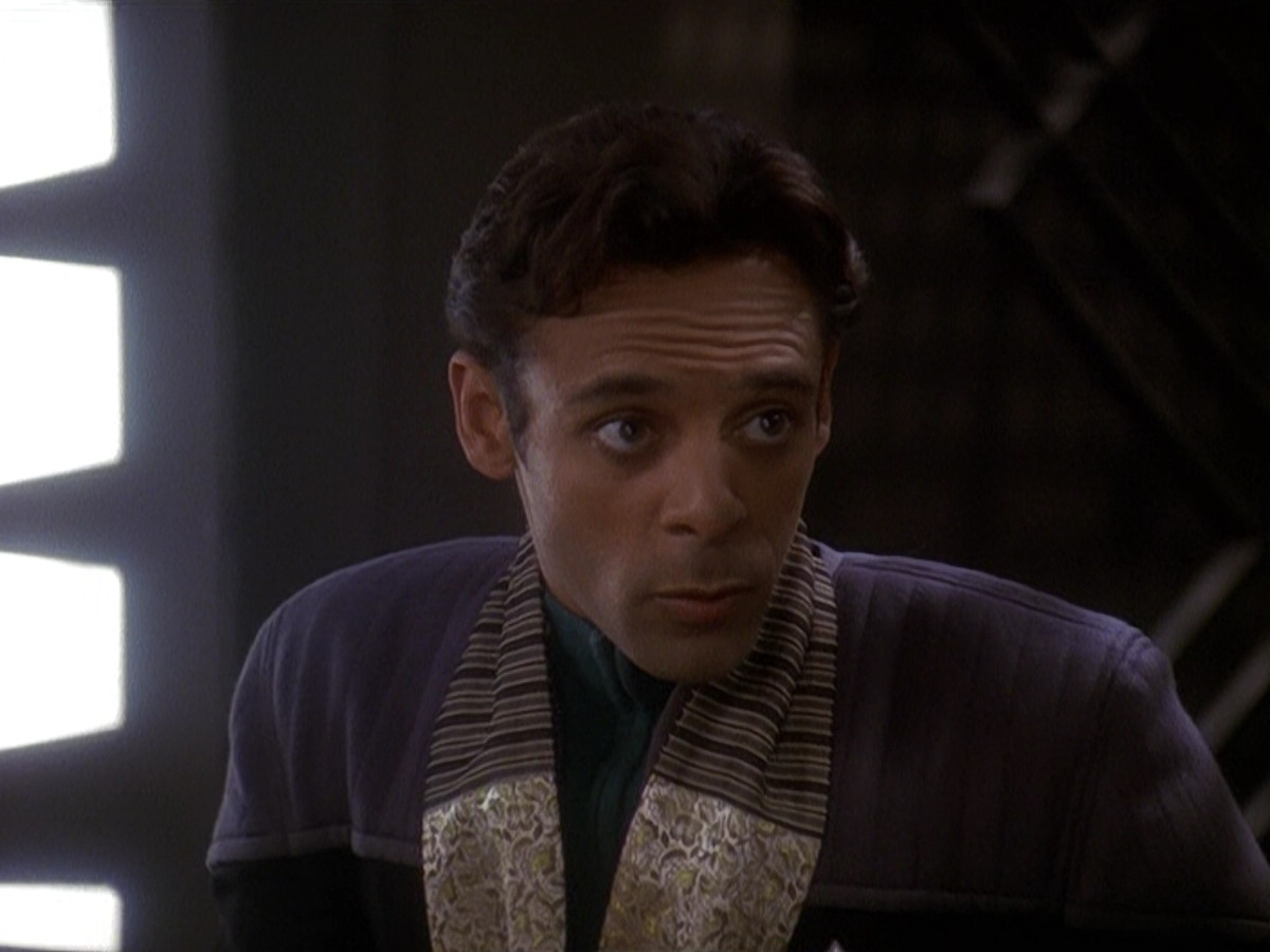 extant_StarTrek_DS9_5x12-TheBegotten_00847.jpg