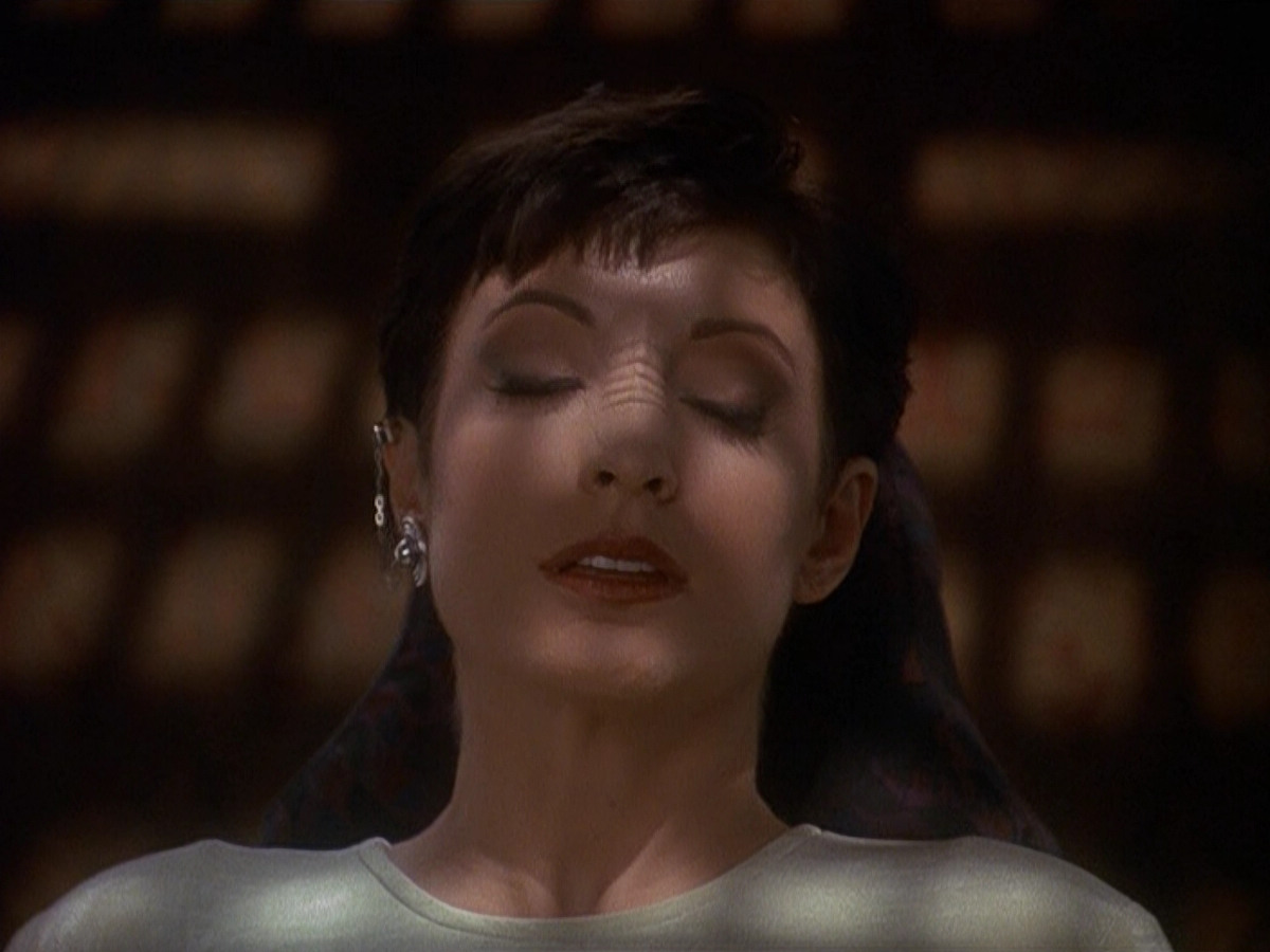 extant_StarTrek_DS9_5x12-TheBegotten_00865.jpg