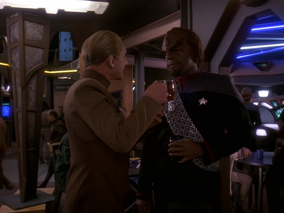 extant_StarTrek_DS9_5x12-TheBegotten_00990.jpg