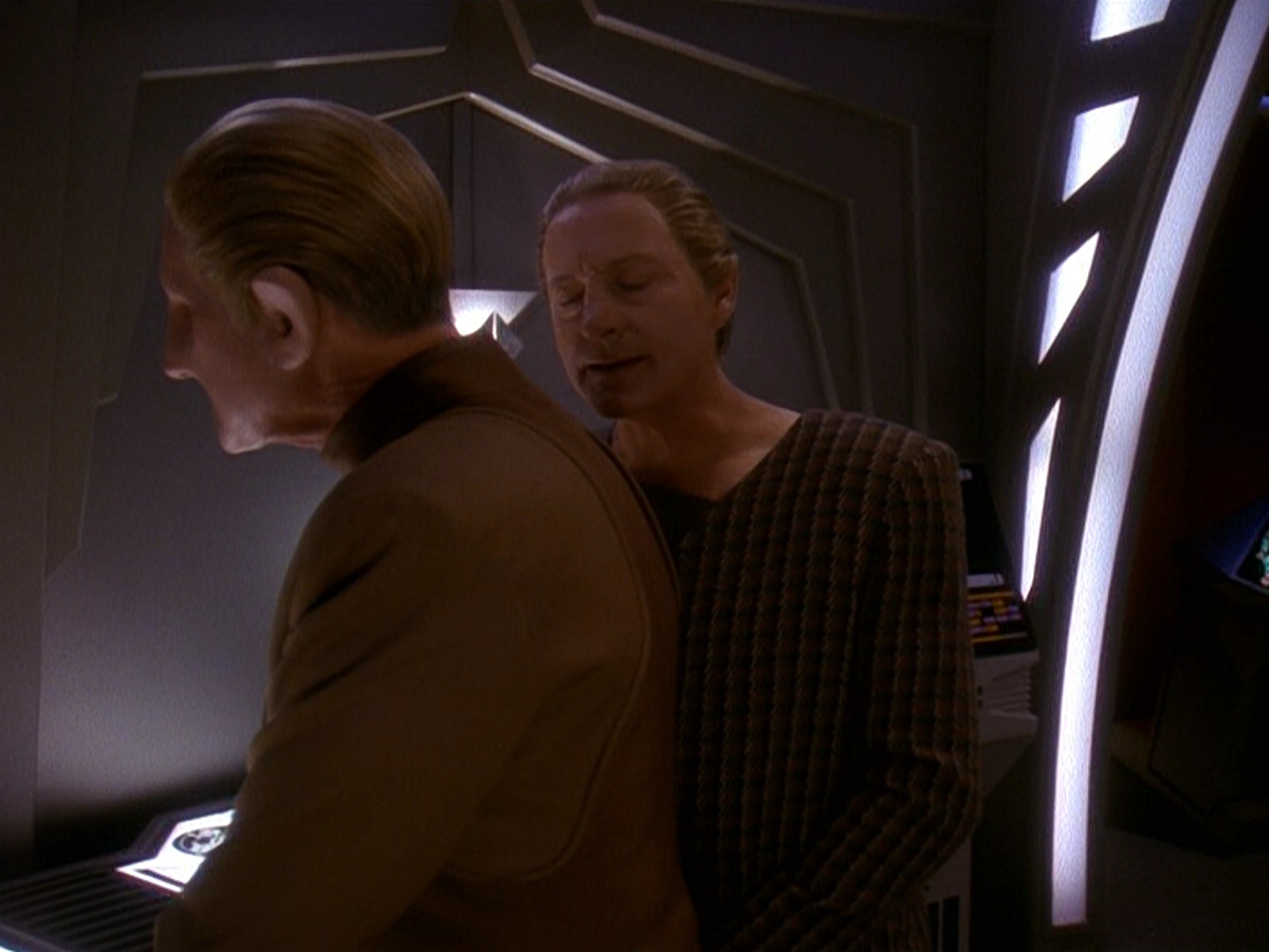 extant_StarTrek_DS9_5x12-TheBegotten_01313.jpg